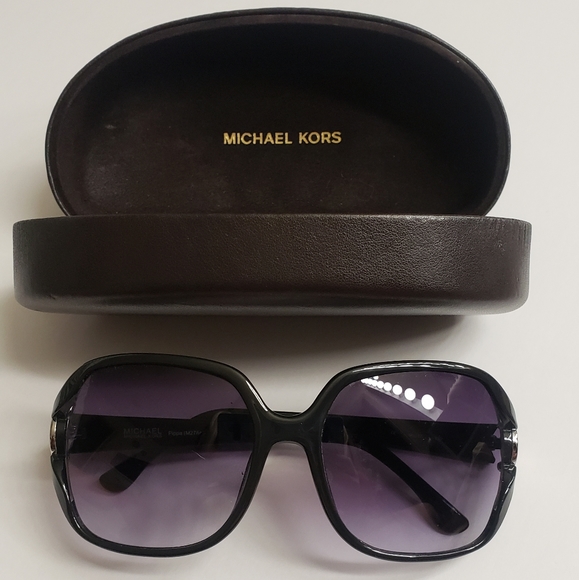 Michael Kors Accessories - 💋EUC Michael Kors Black Oversized Sunglasses